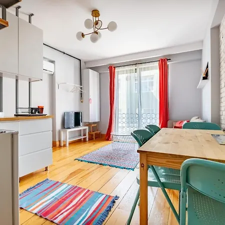 Cosy Triplex Flat דירה *